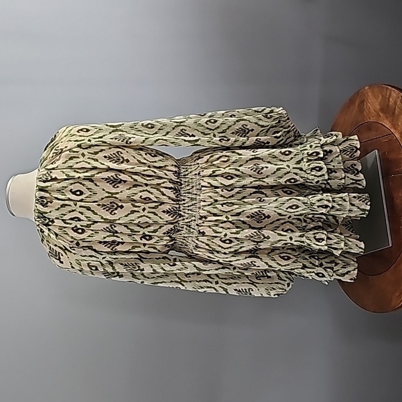 Zara Beautiful Green Design Dress with Elastic Waist & Tie Front - Picture 3 of 7